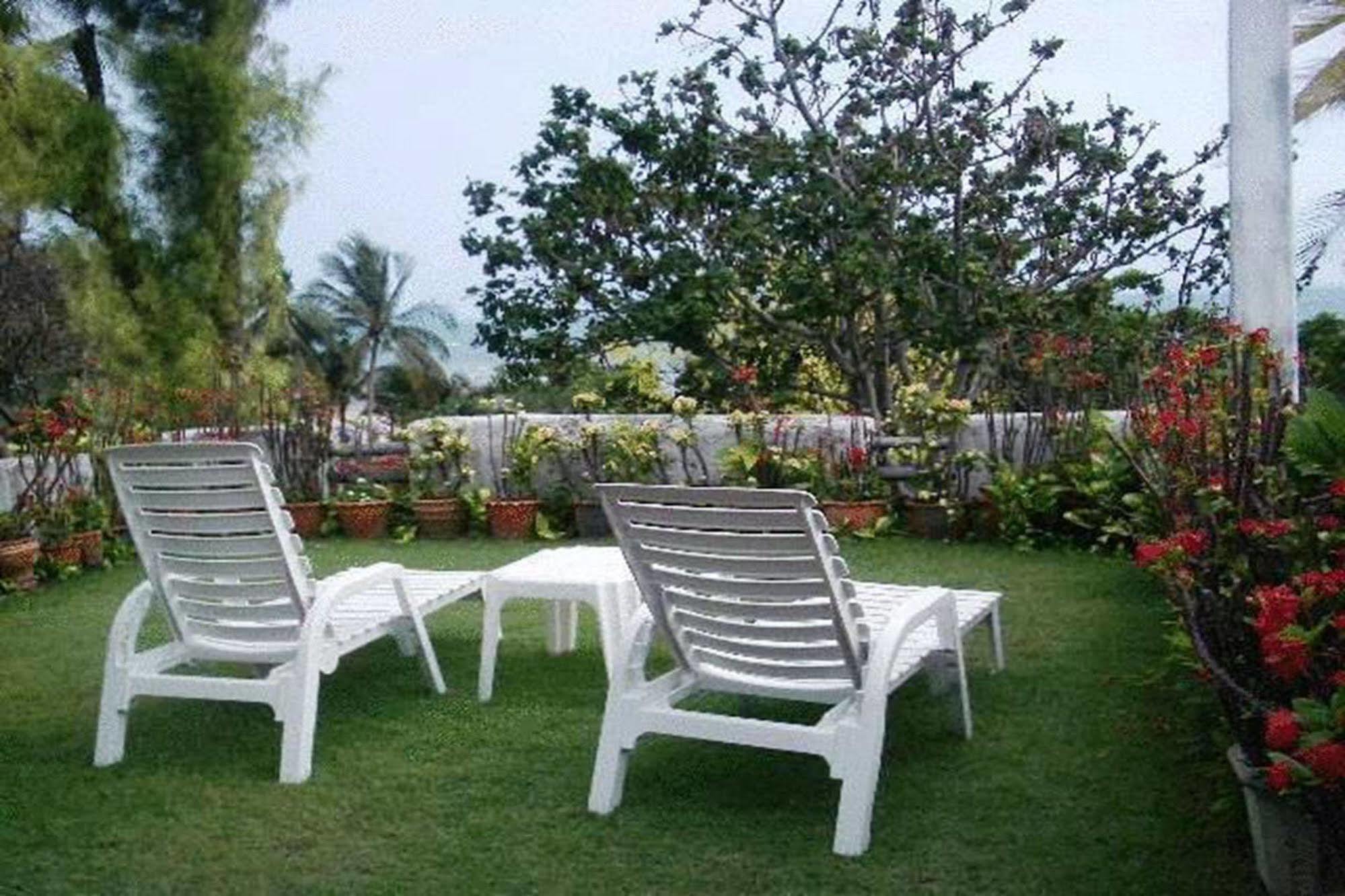 Momchailai Pattaya Retreat Eksteriør billede